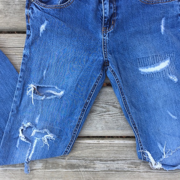 Distressed Jeans - Picture 2 of 8